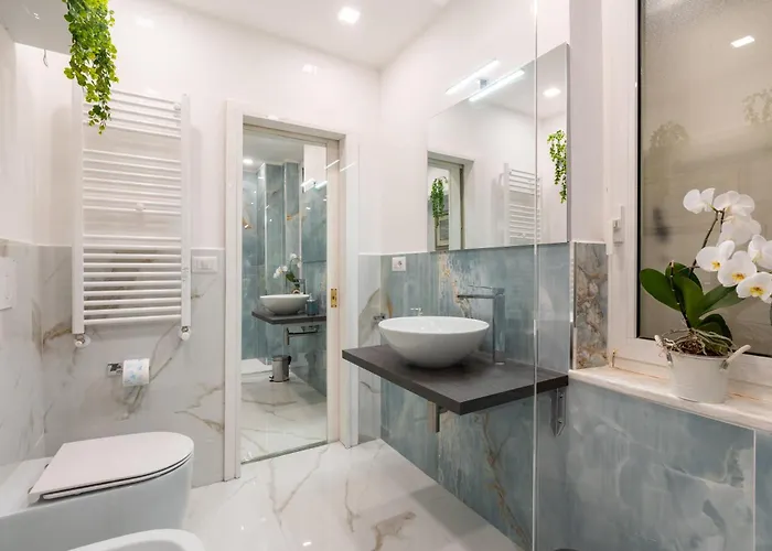 Deluxe - Jacuzzi & Cinema, 500m To Metro B, 6-8 Pax Apartment Rome