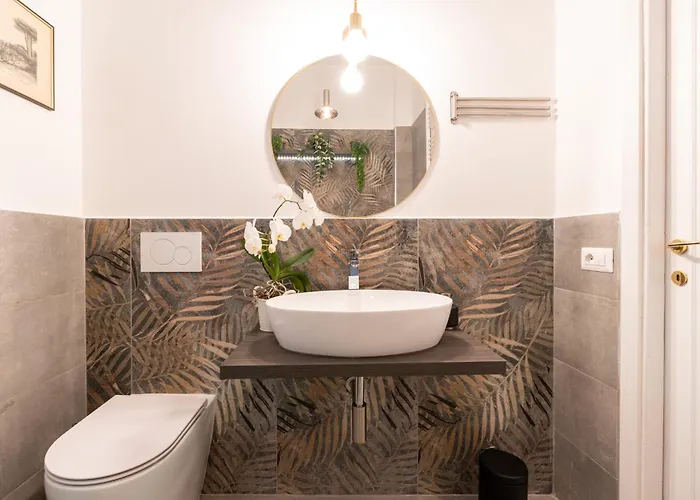 Deluxe - Jacuzzi & Cinema, 500m To Metro B, 6-8 Pax Rome