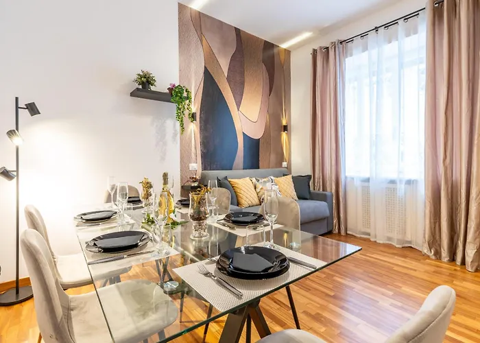 Apartment Deluxe - Jacuzzi & Cinema, 500m To Metro B, 6-8 Pax *